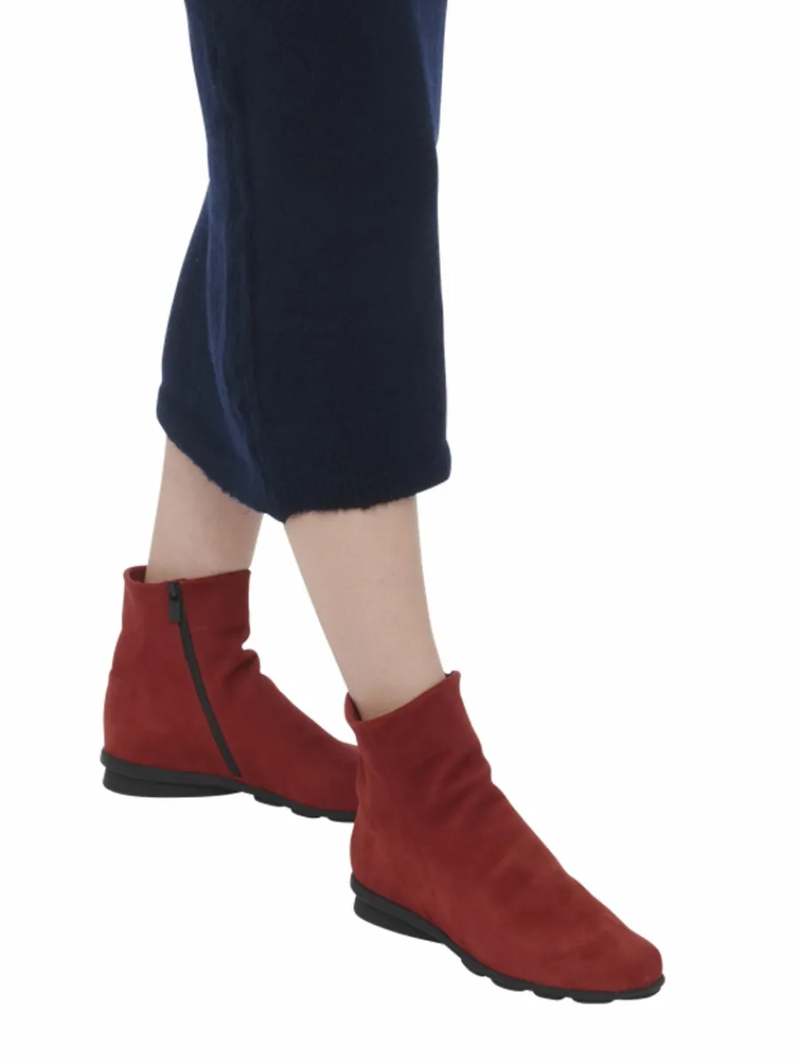Femme^Arche Boots Deniki