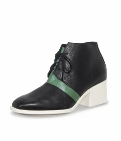 Femme^Arche Derby Lymkoo