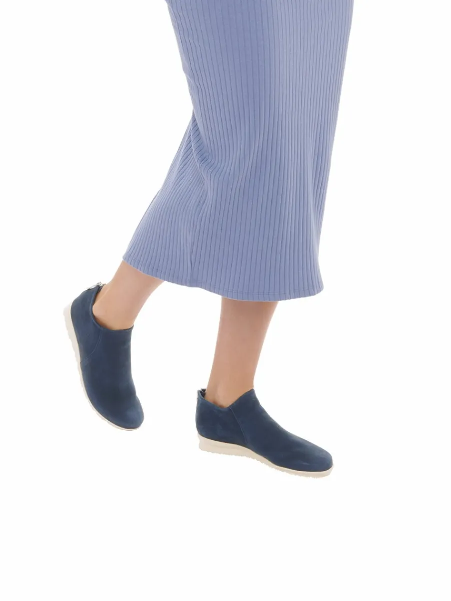 Femme^Arche Slip On Babyqi