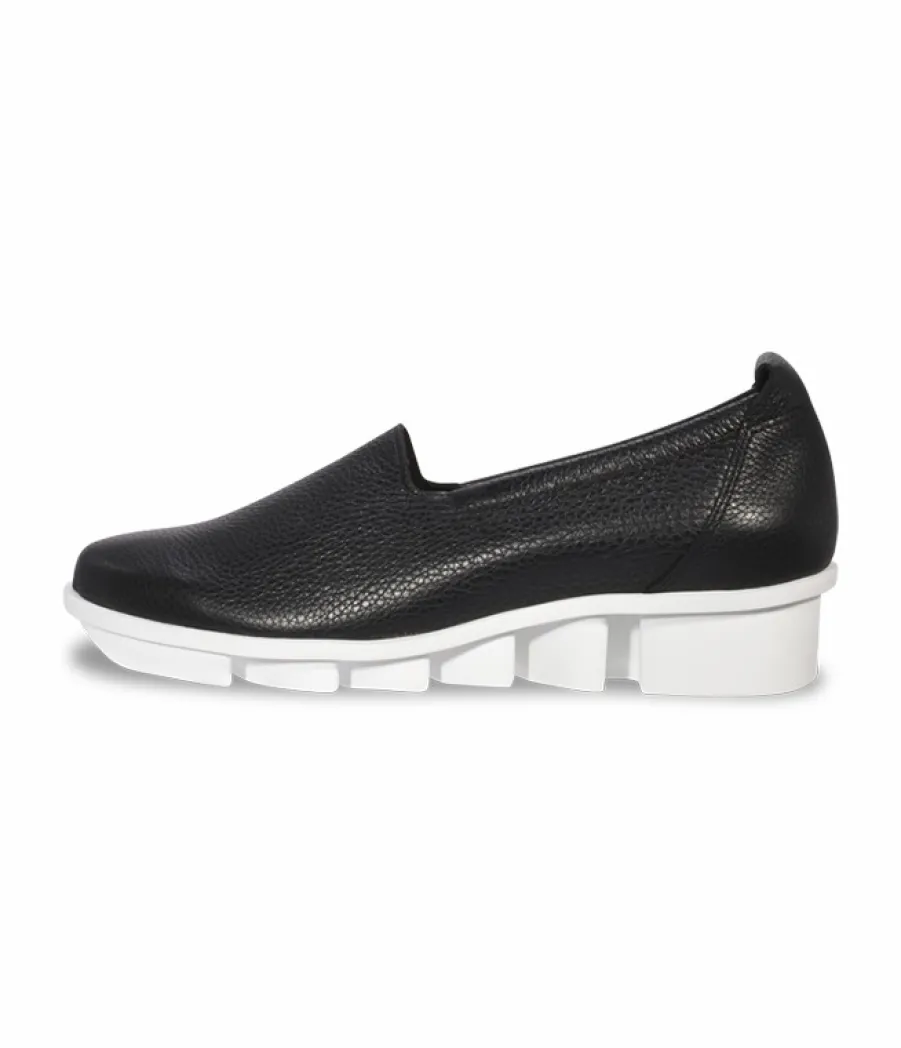 Femme^Arche Slip On Skadal